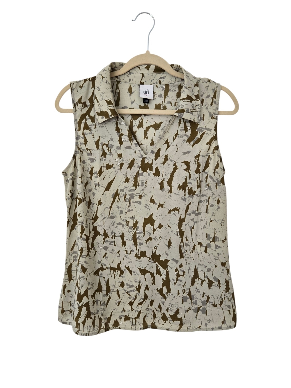 Cabi sleeveless top summer staple Small
